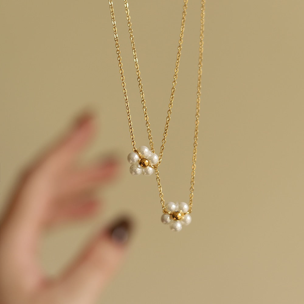 Flower Pearl Necklace